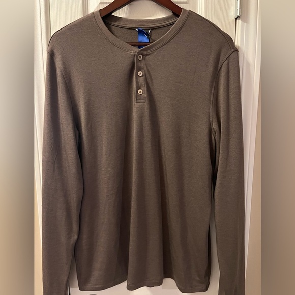 Brand NEW Mens Kit and Ace Upgraded Long Sleeve Henley Medium - Picture 3 of 7